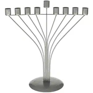 חנוכיית חוטים – מוכספת | 33×50 ס״מ